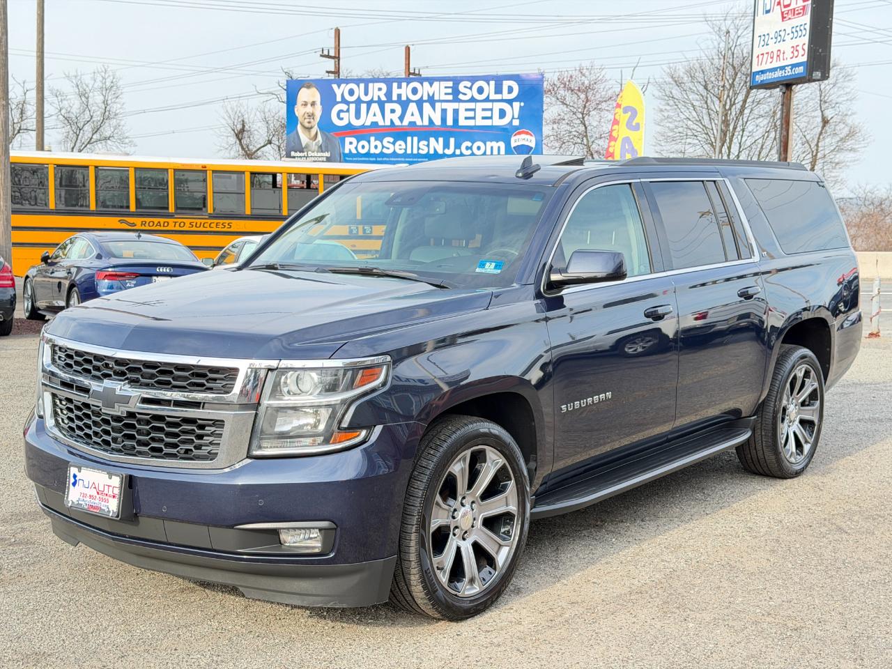Chevrolet Suburban 4WD 4dr 1500 LT 2018