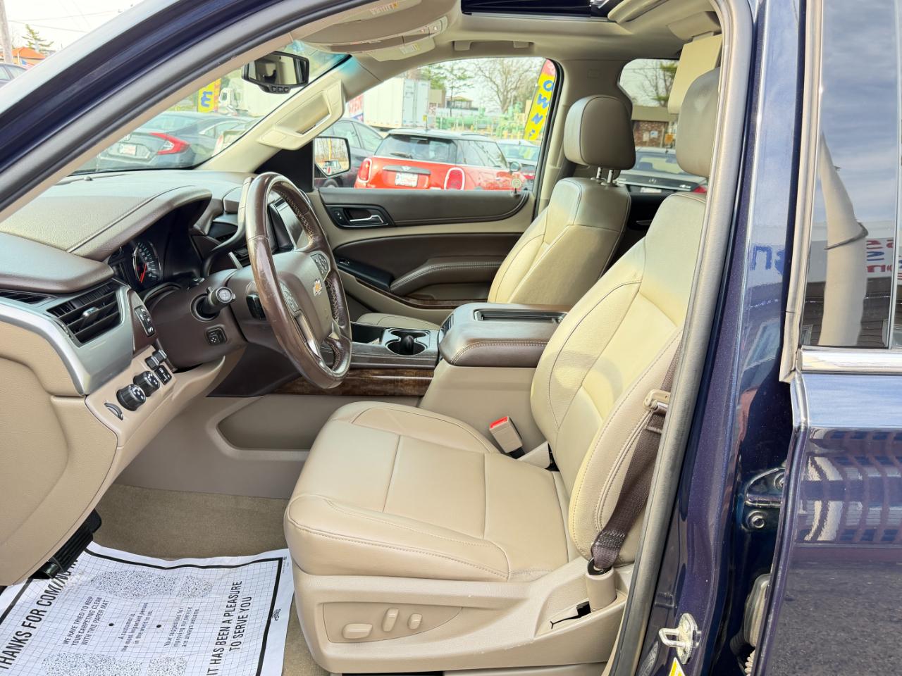 Chevrolet Suburban 4WD 4dr 1500 LT 2018