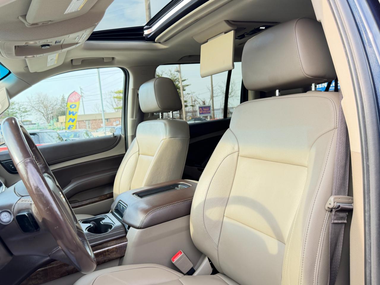 Chevrolet Suburban 4WD 4dr 1500 LT 2018
