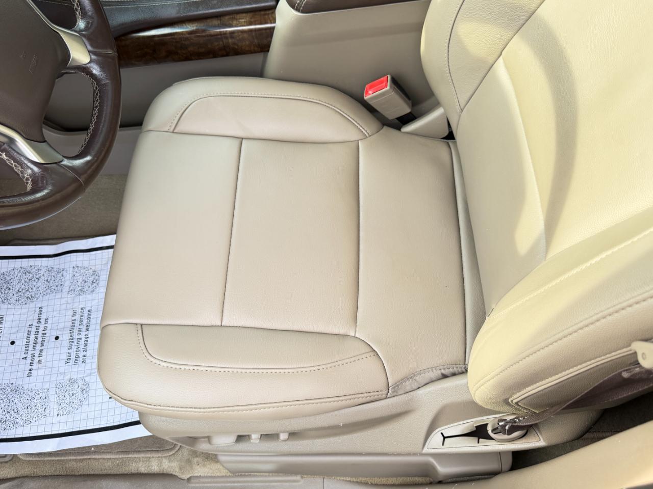 Chevrolet Suburban 4WD 4dr 1500 LT 2018