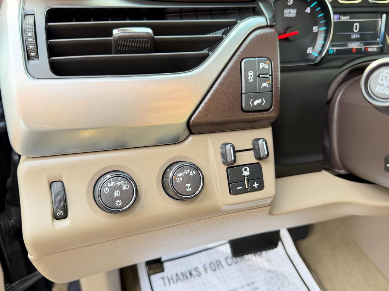 Chevrolet Suburban 4WD 4dr 1500 LT 2018