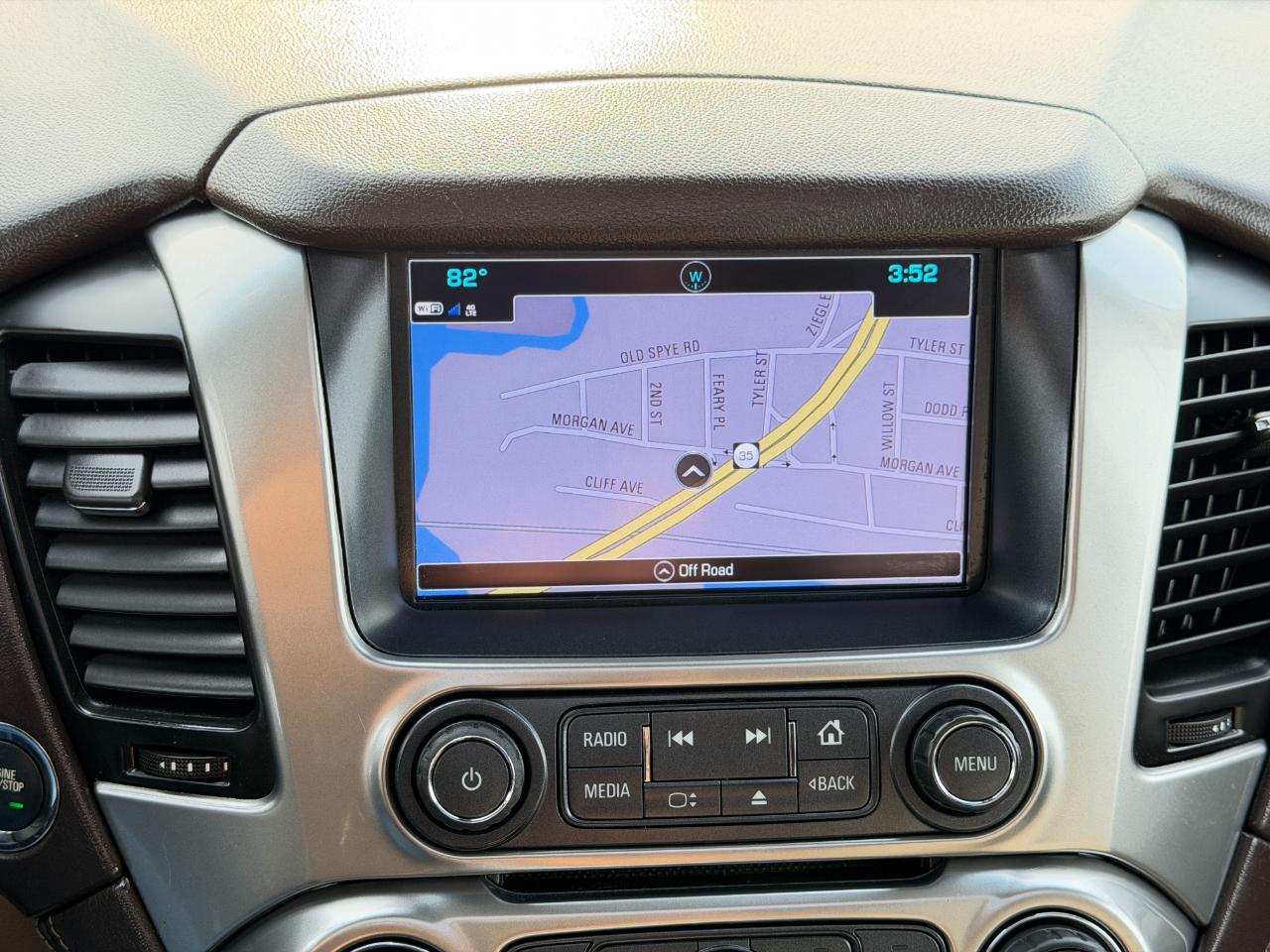 Chevrolet Suburban 4WD 4dr 1500 LT 2018