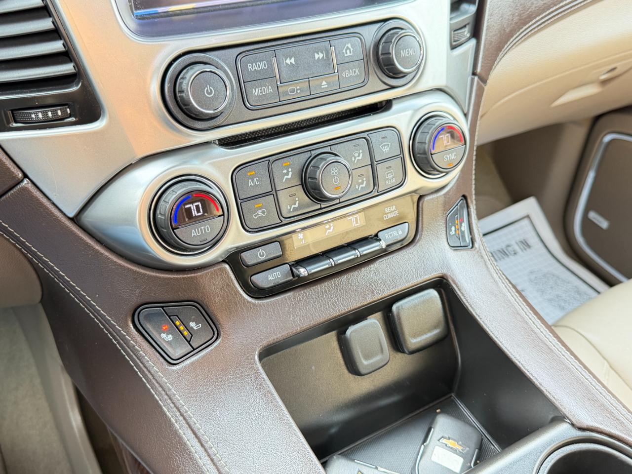 Chevrolet Suburban 4WD 4dr 1500 LT 2018