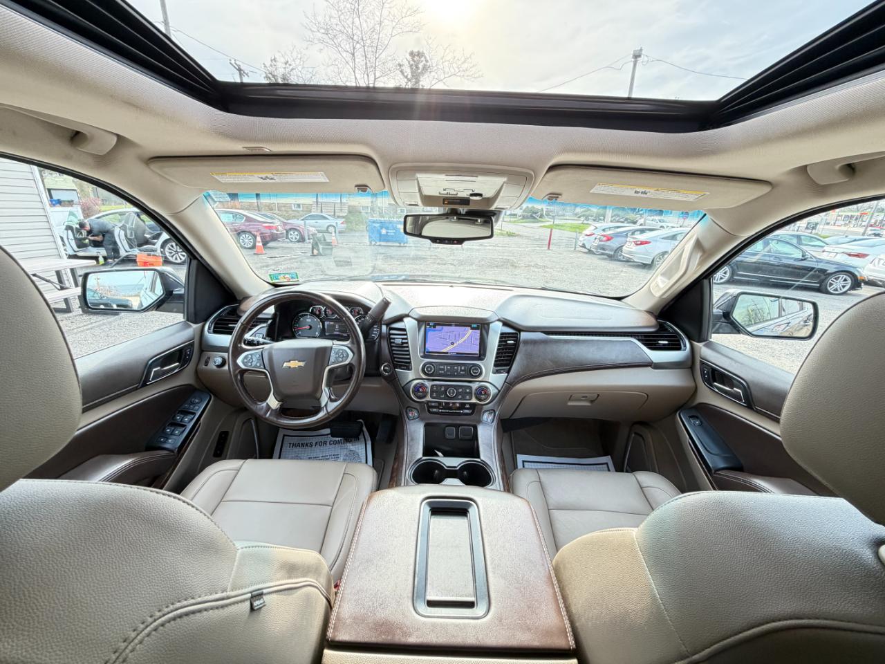 Chevrolet Suburban 4WD 4dr 1500 LT 2018