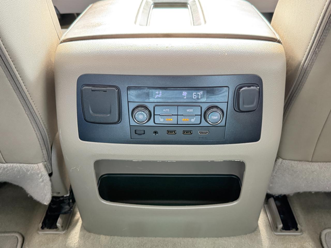 Chevrolet Suburban 4WD 4dr 1500 LT 2018