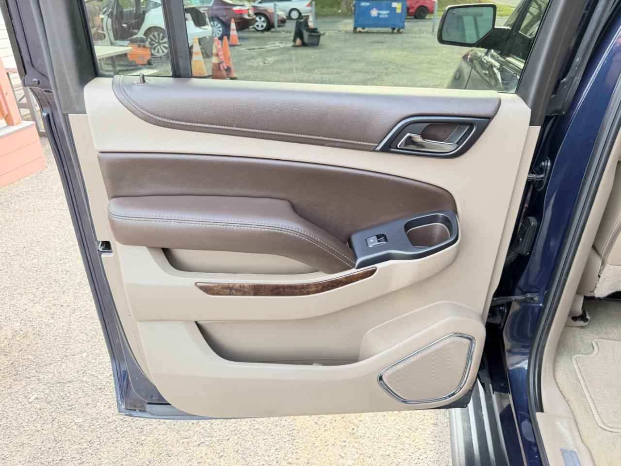 Chevrolet Suburban 4WD 4dr 1500 LT 2018