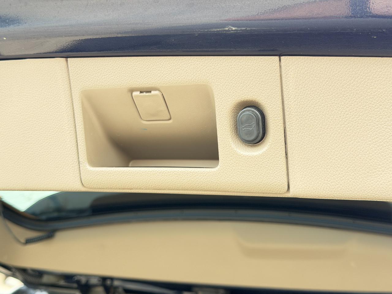 Chevrolet Suburban 4WD 4dr 1500 LT 2018