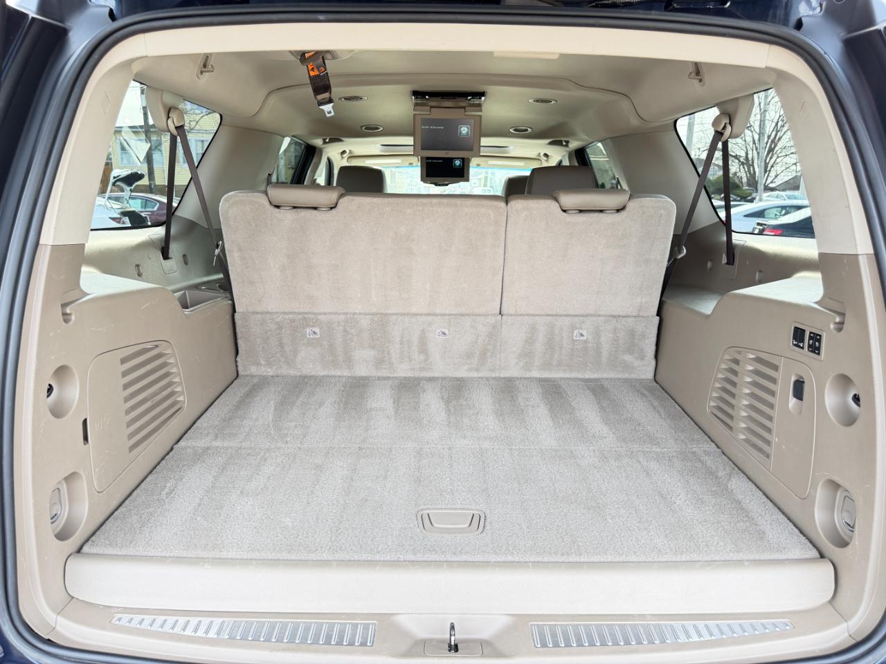 Chevrolet Suburban 4WD 4dr 1500 LT 2018