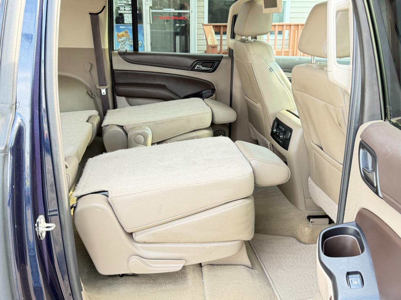 Chevrolet Suburban 4WD 4dr 1500 LT 2018