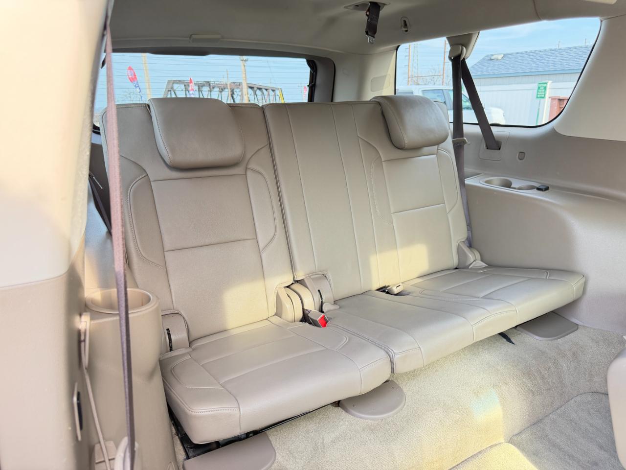 Chevrolet Suburban 4WD 4dr 1500 LT 2018