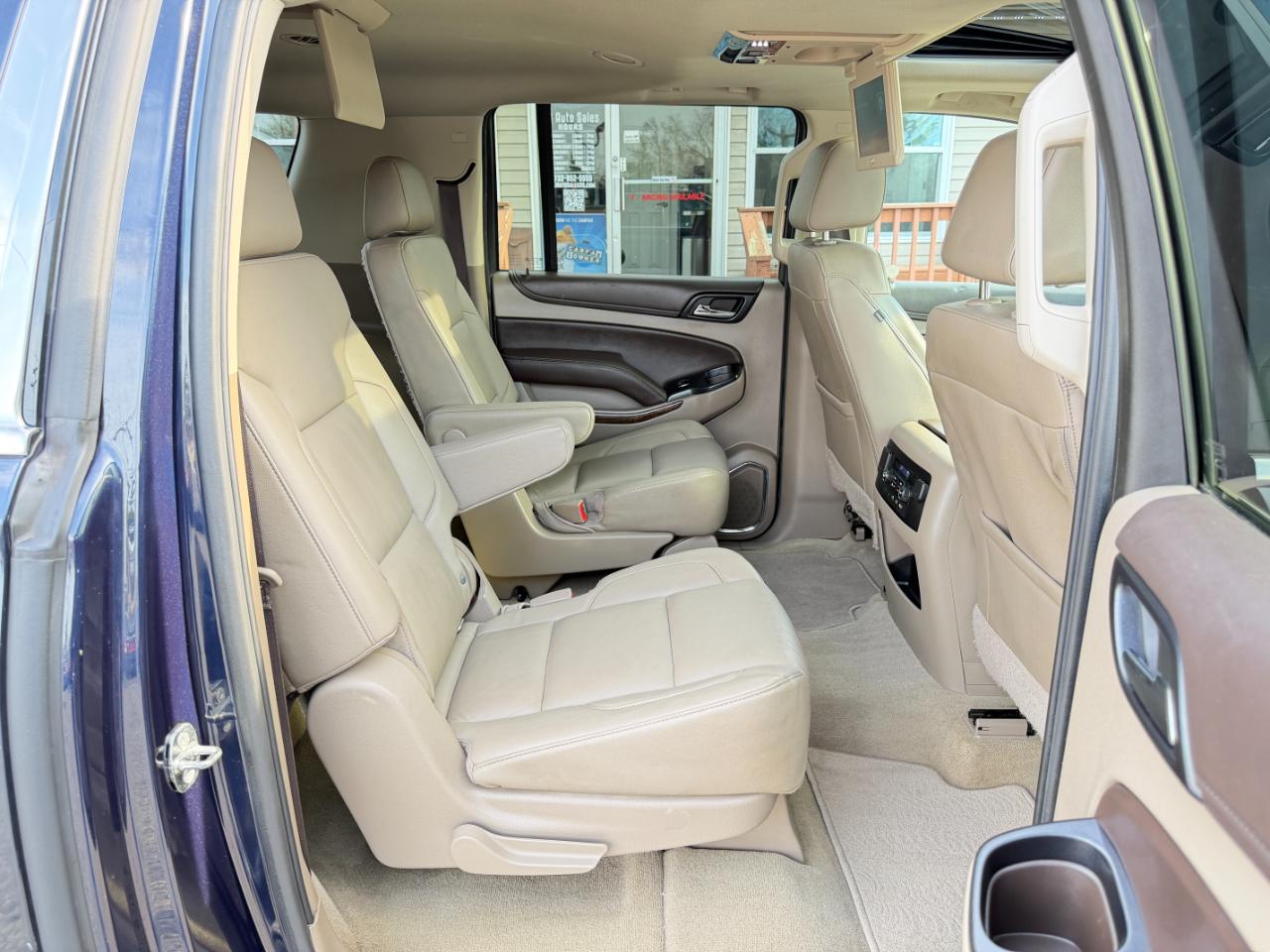 Chevrolet Suburban 4WD 4dr 1500 LT 2018