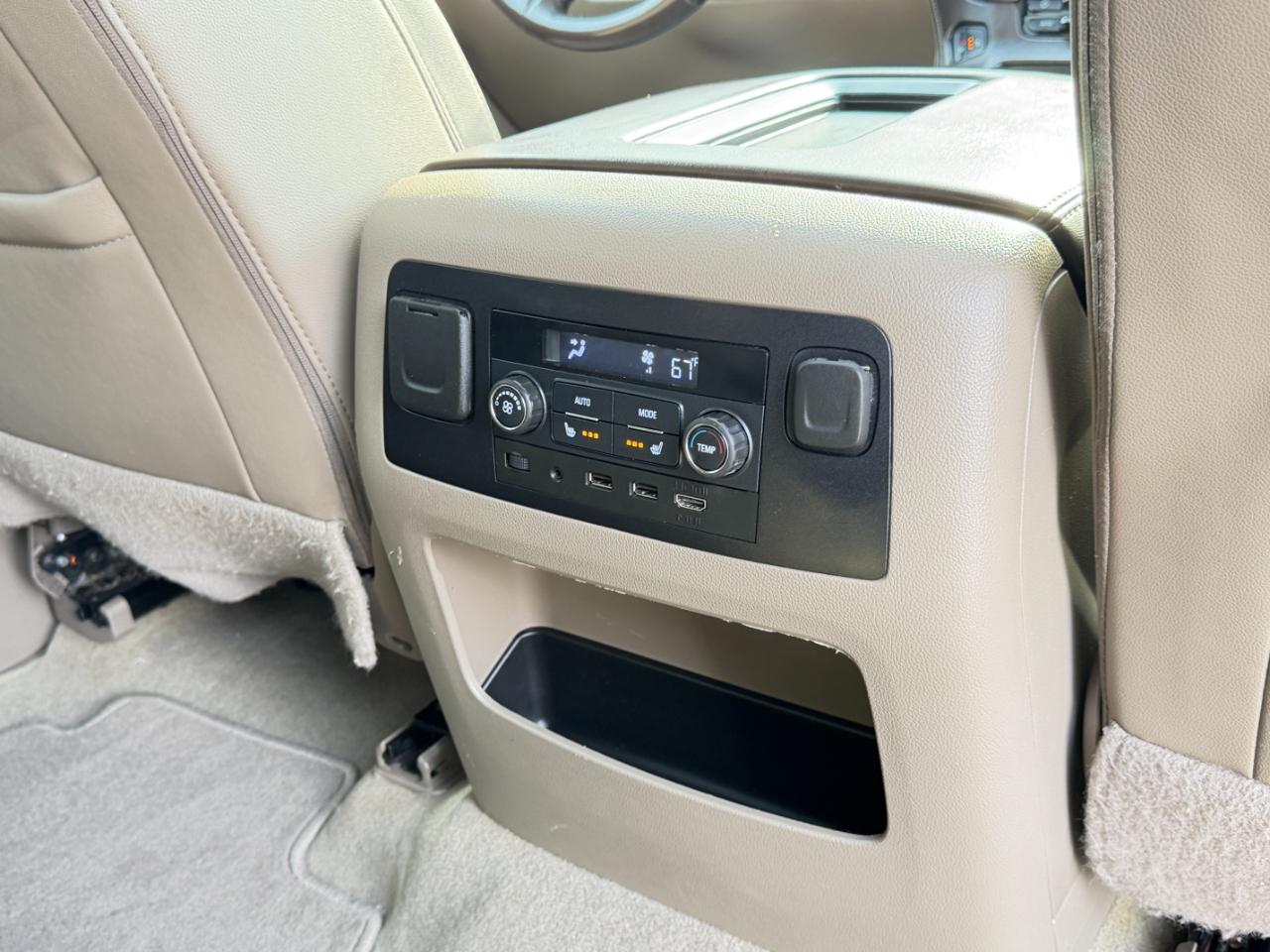 Chevrolet Suburban 4WD 4dr 1500 LT 2018