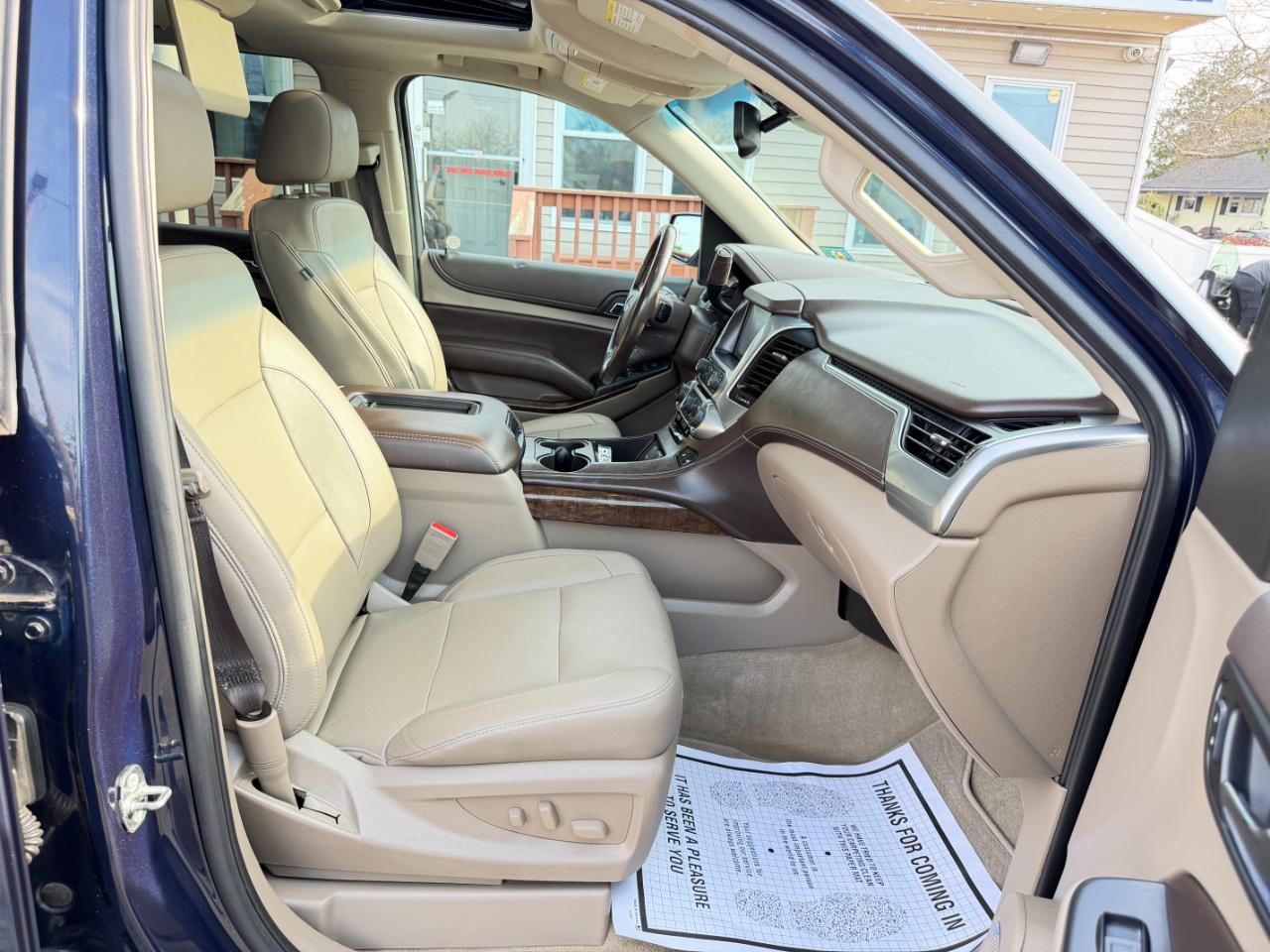 Chevrolet Suburban 4WD 4dr 1500 LT 2018