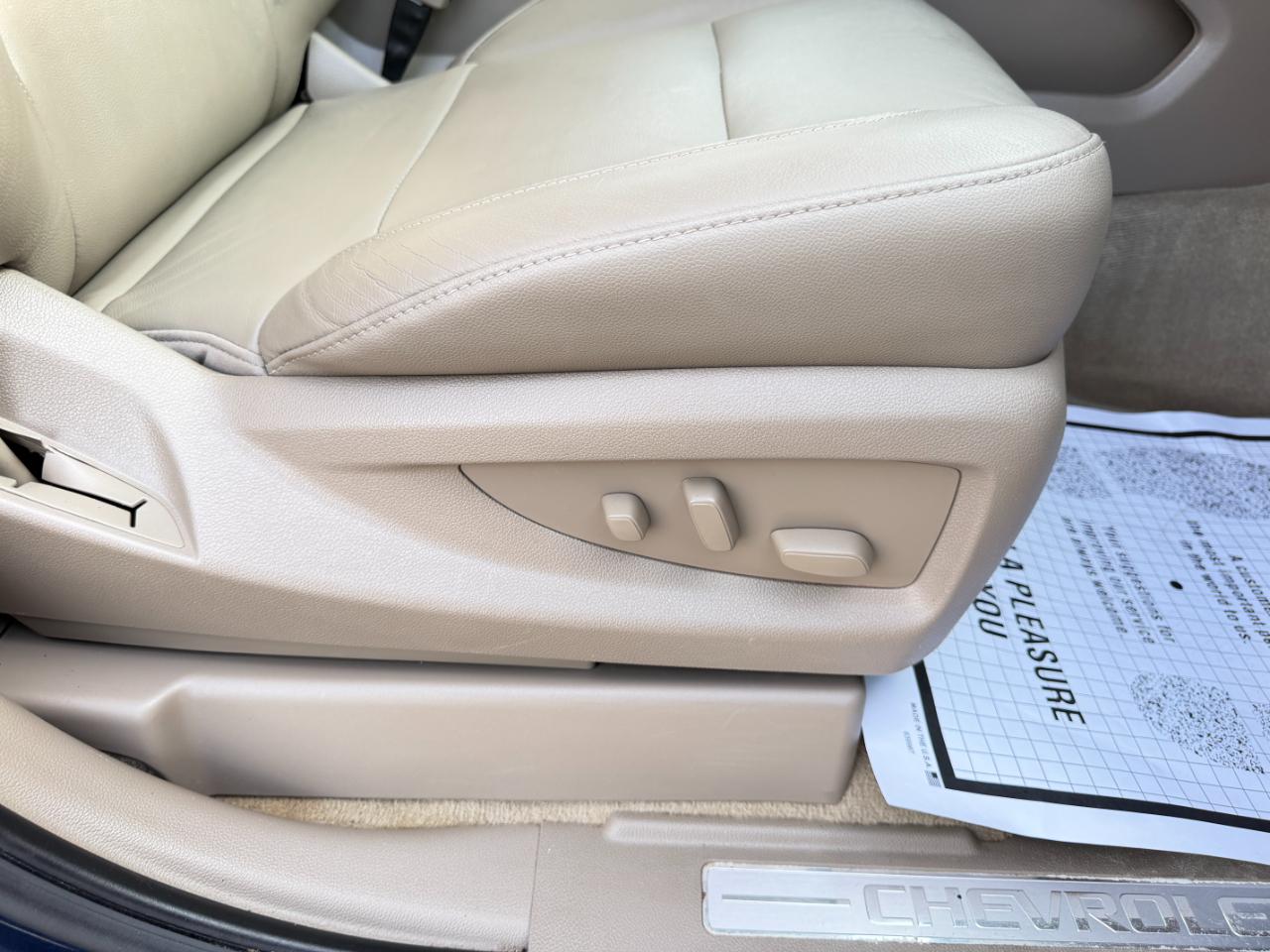 Chevrolet Suburban 4WD 4dr 1500 LT 2018