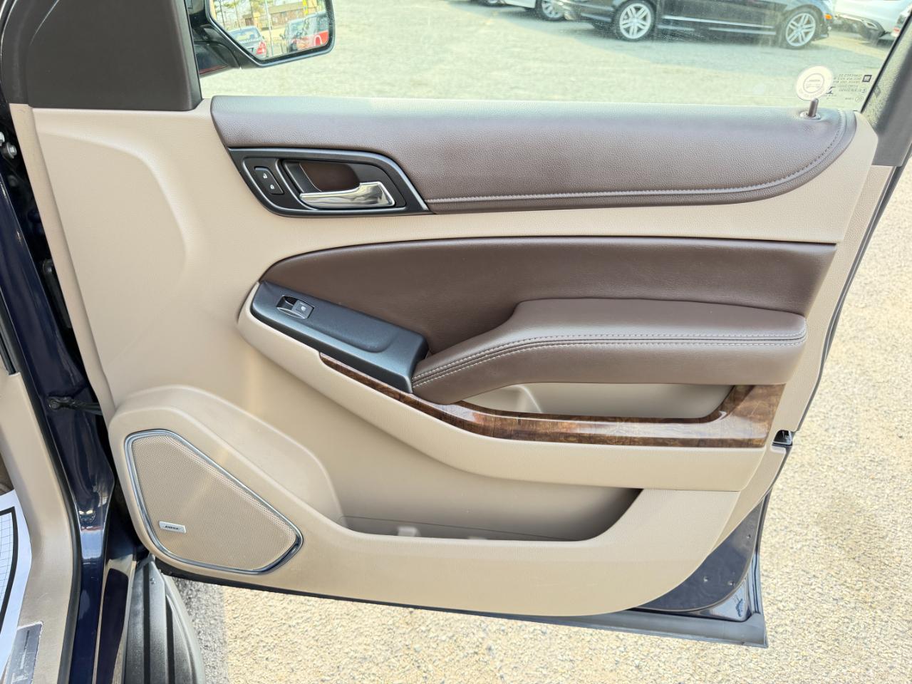 Chevrolet Suburban 4WD 4dr 1500 LT 2018