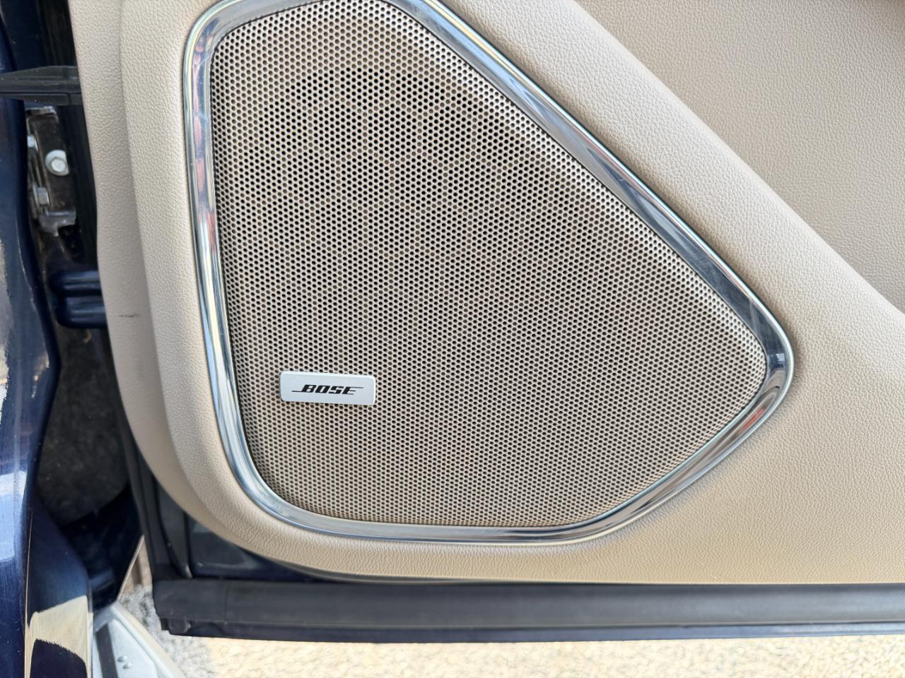 Chevrolet Suburban 4WD 4dr 1500 LT 2018