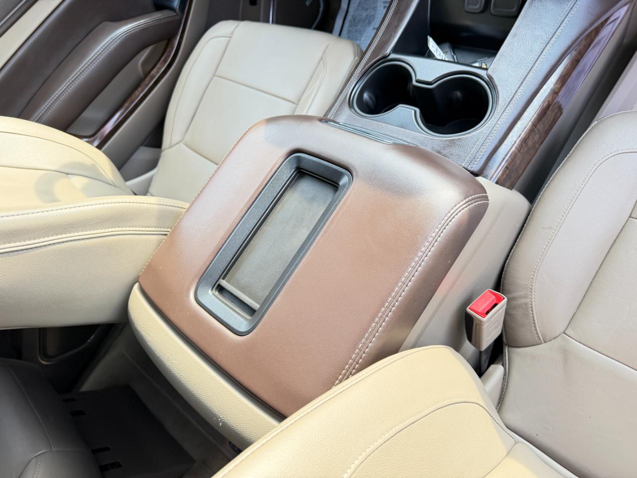 Chevrolet Suburban 4WD 4dr 1500 LT 2018