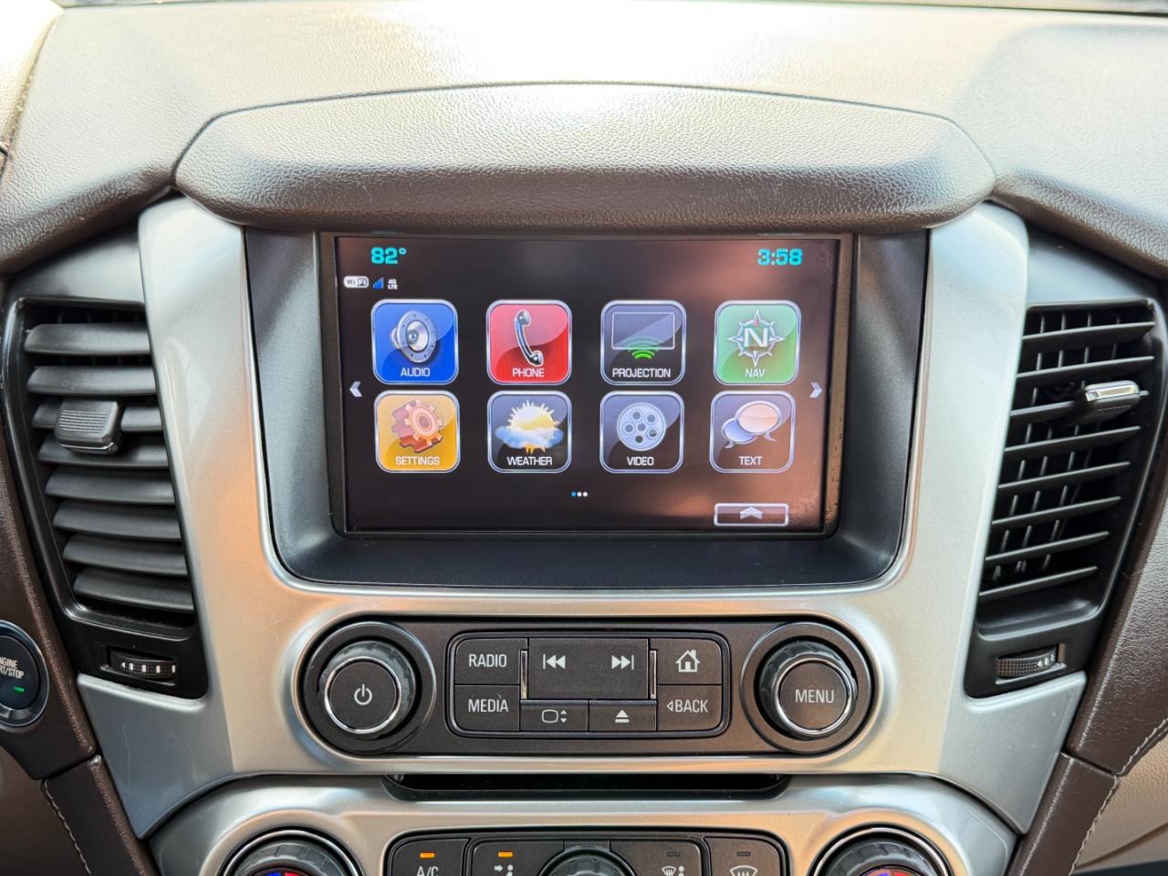 Chevrolet Suburban 4WD 4dr 1500 LT 2018