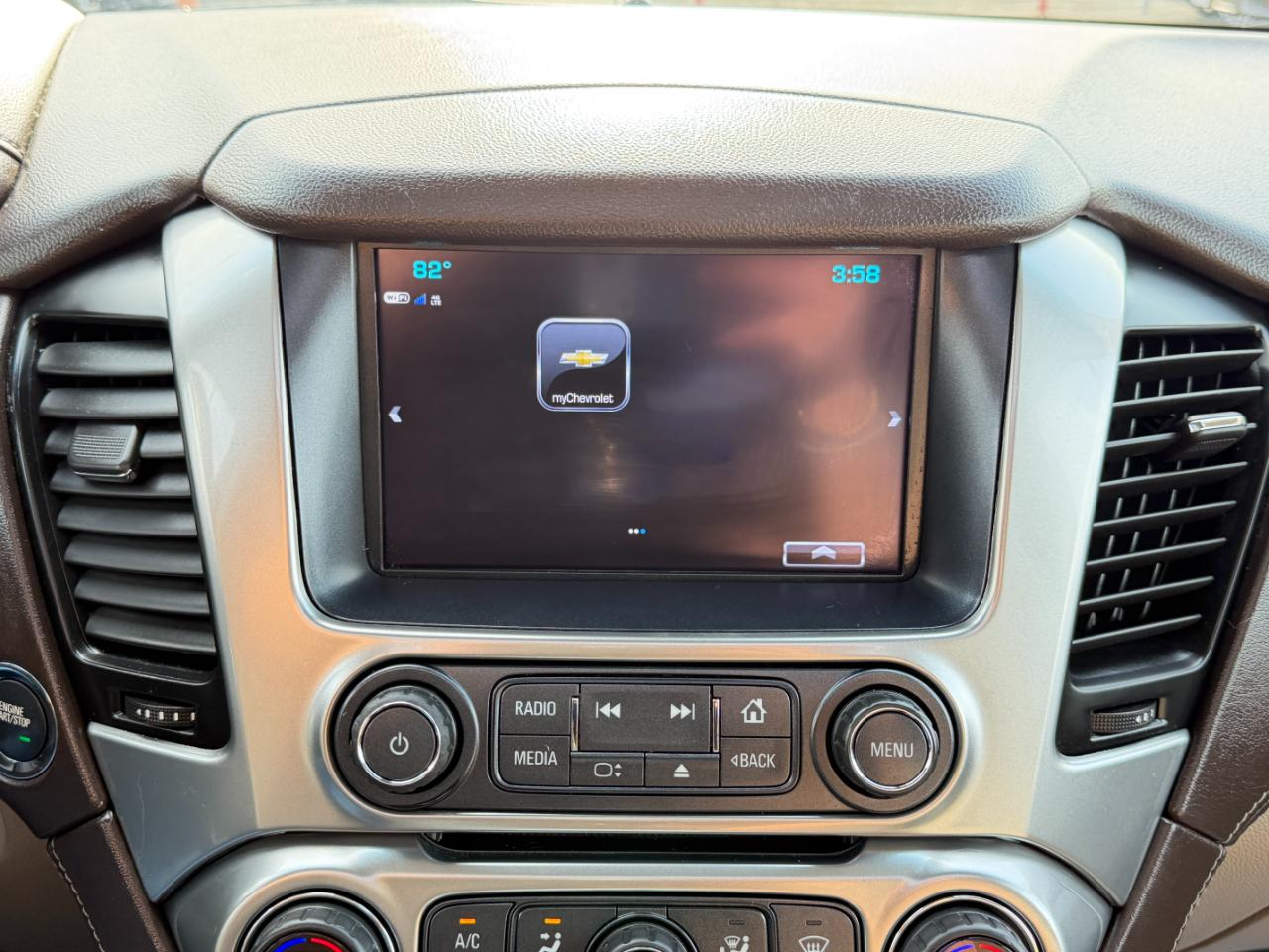 Chevrolet Suburban 4WD 4dr 1500 LT 2018