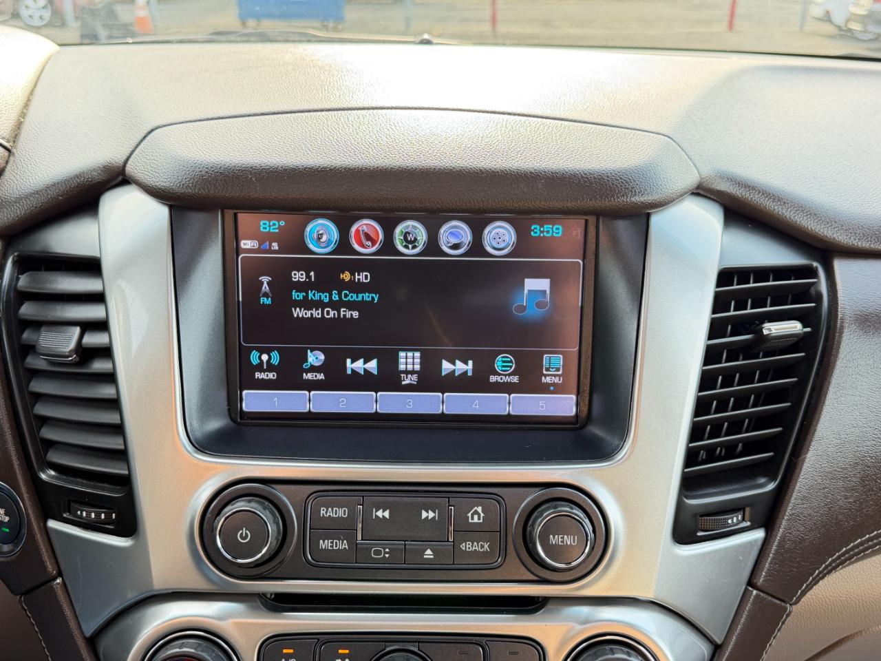 Chevrolet Suburban 4WD 4dr 1500 LT 2018