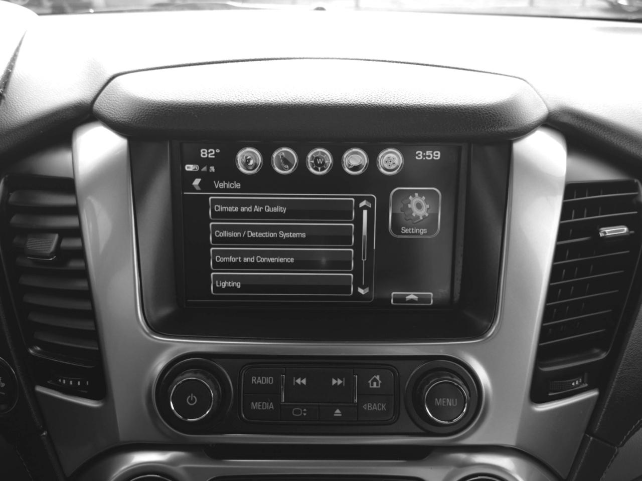 Chevrolet Suburban 4WD 4dr 1500 LT 2018