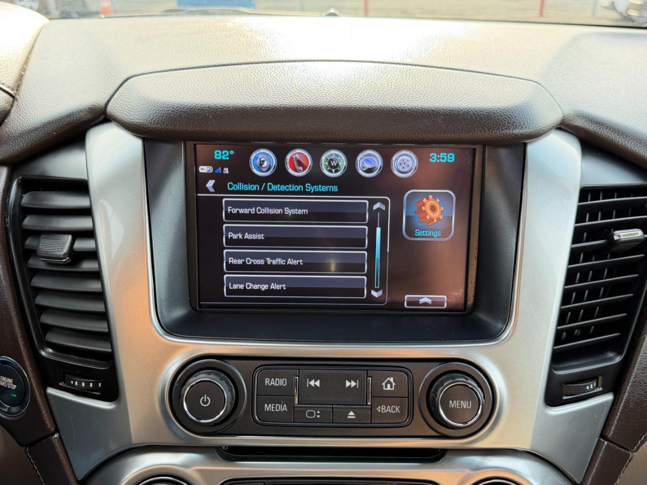 Chevrolet Suburban 4WD 4dr 1500 LT 2018