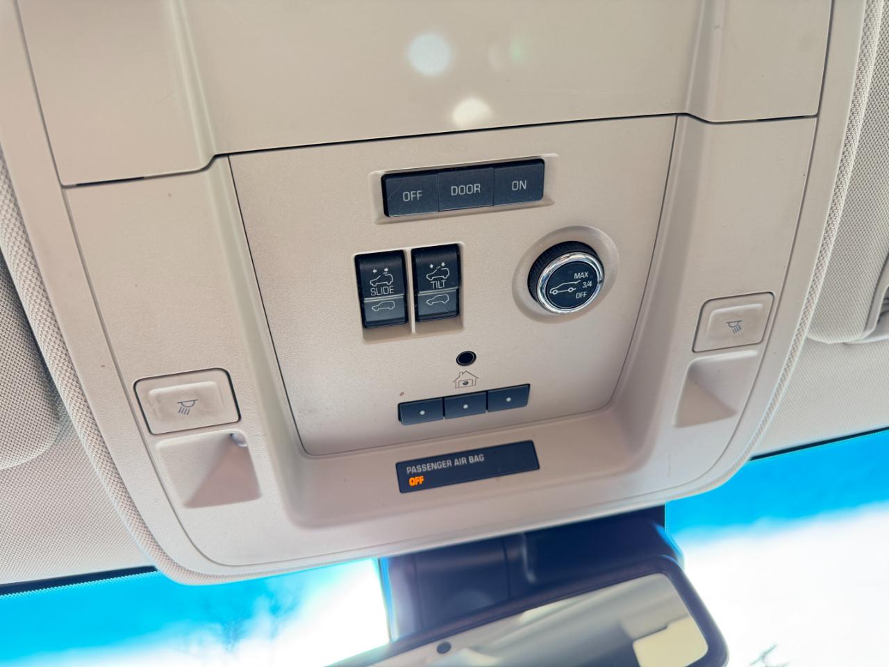 Chevrolet Suburban 4WD 4dr 1500 LT 2018