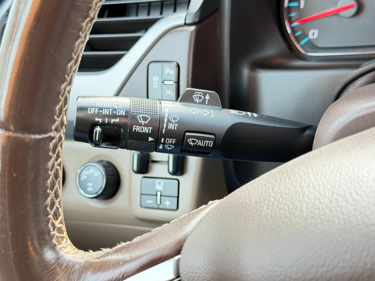 Chevrolet Suburban 4WD 4dr 1500 LT 2018