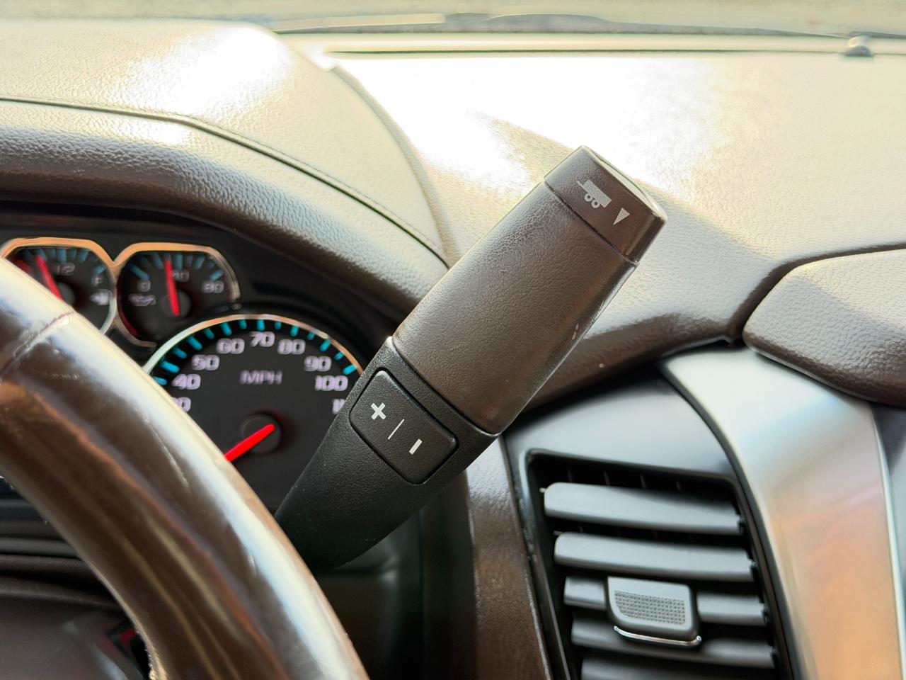 Chevrolet Suburban 4WD 4dr 1500 LT 2018