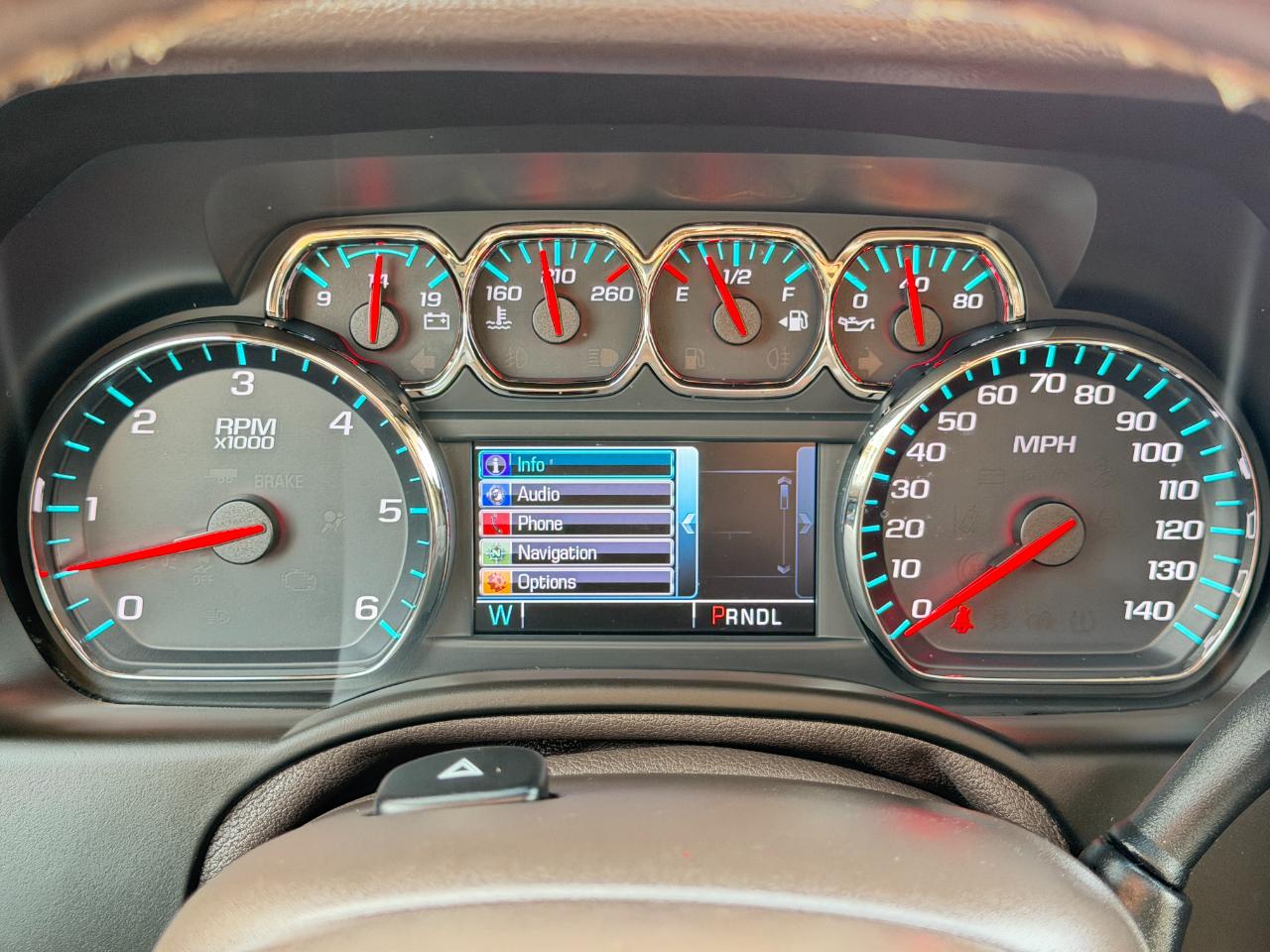 Chevrolet Suburban 4WD 4dr 1500 LT 2018