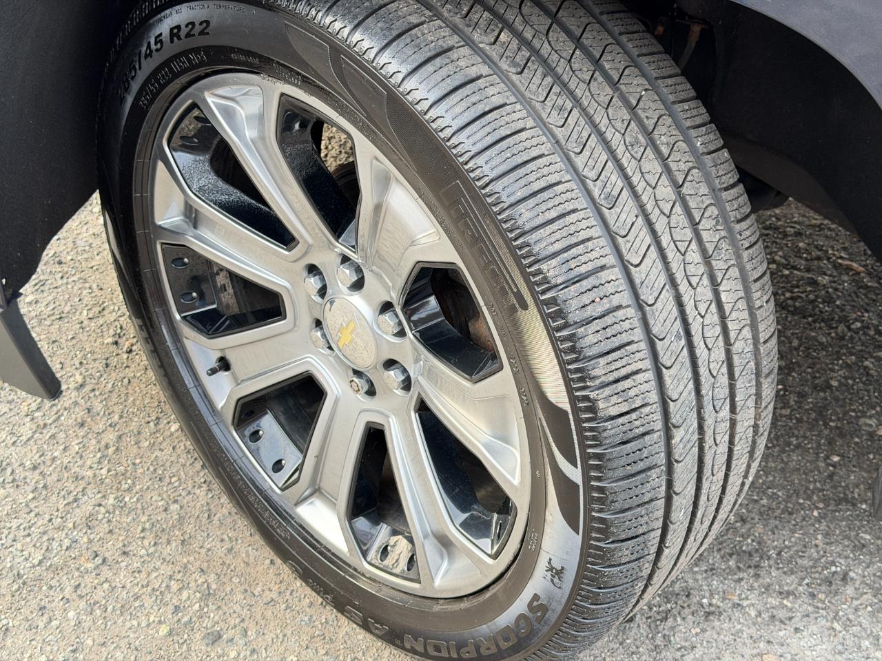 Chevrolet Suburban 4WD 4dr 1500 LT 2018