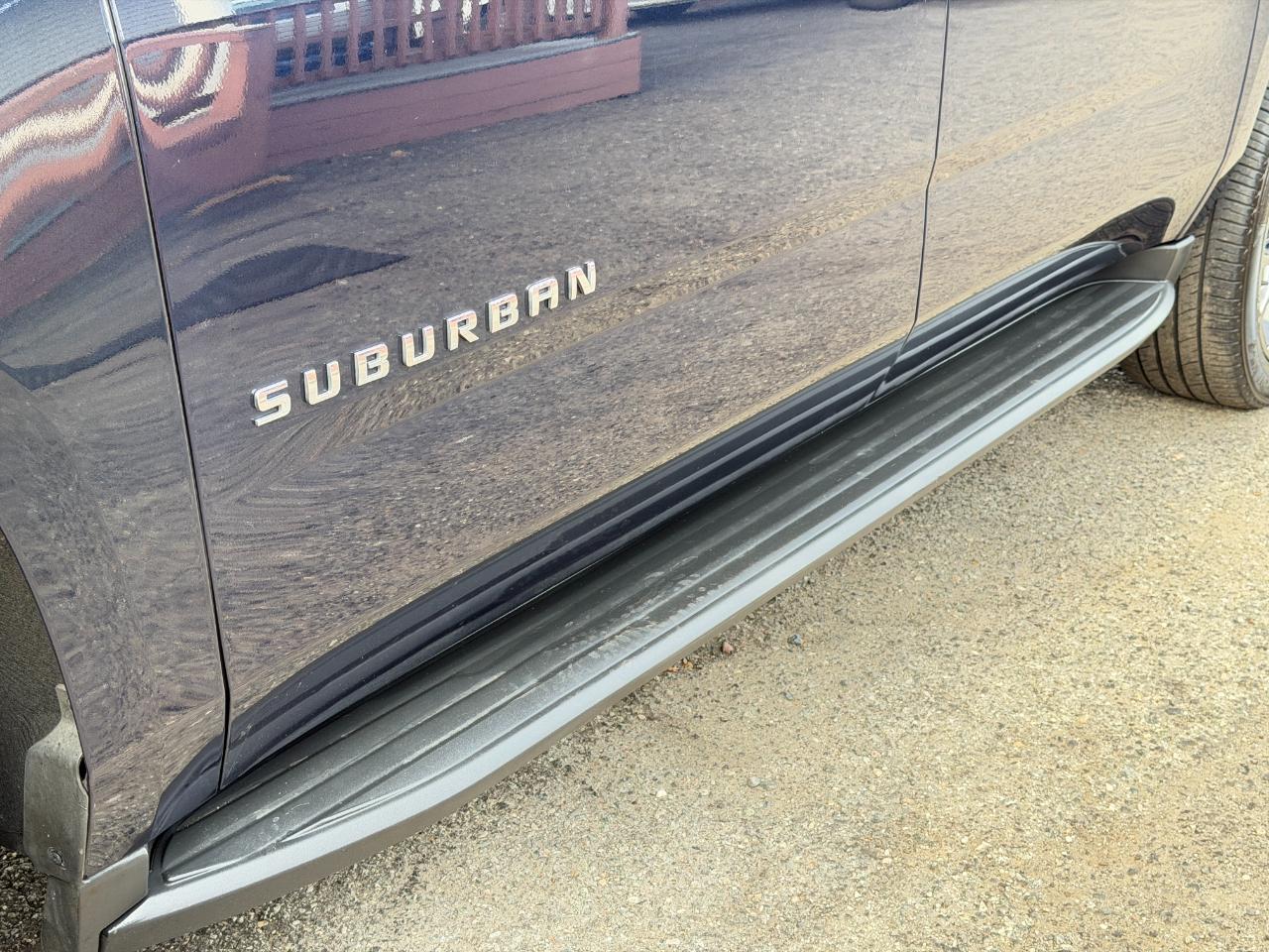 Chevrolet Suburban 4WD 4dr 1500 LT 2018