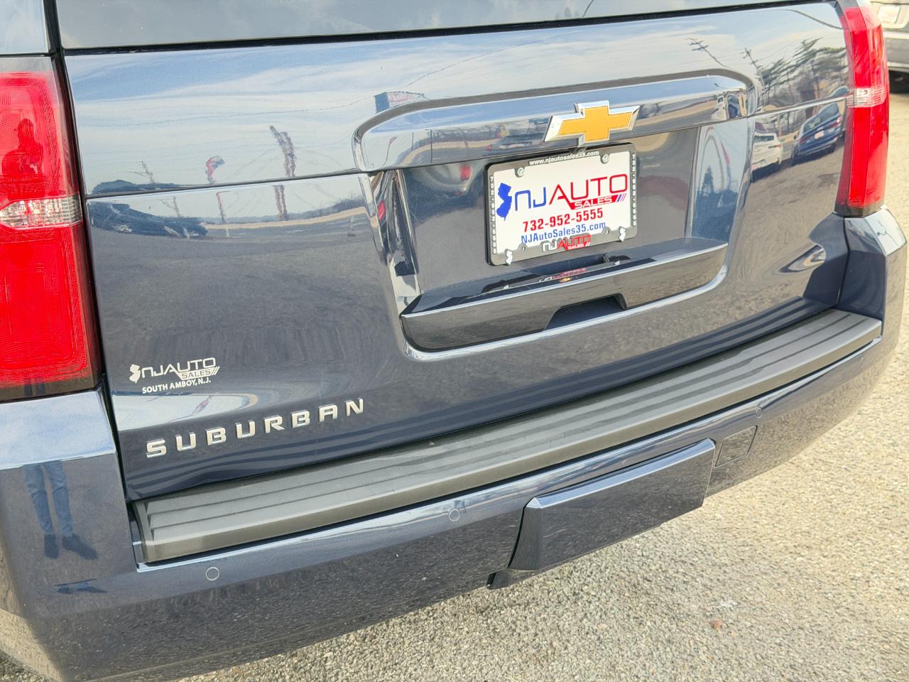 Chevrolet Suburban 4WD 4dr 1500 LT 2018