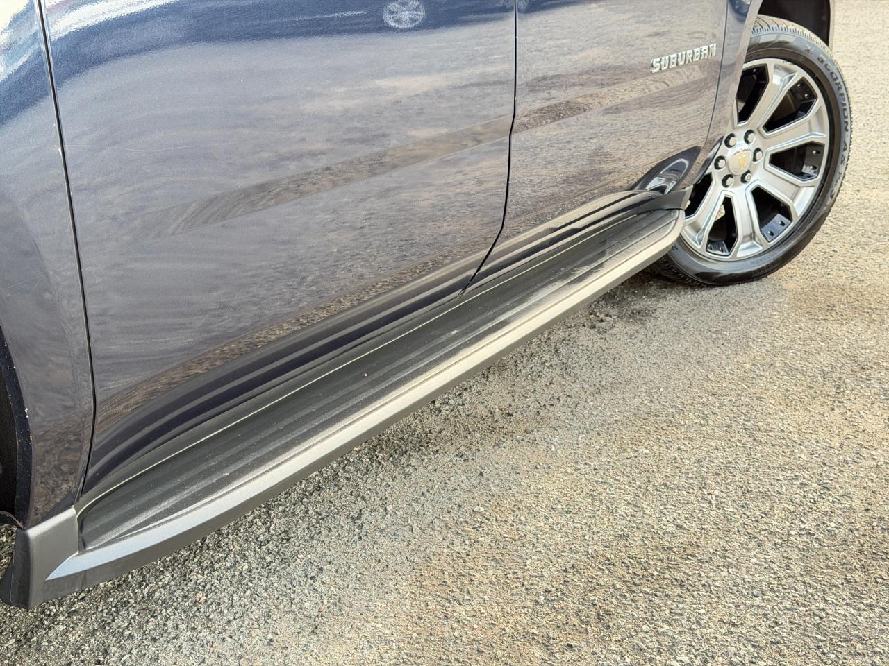 Chevrolet Suburban 4WD 4dr 1500 LT 2018