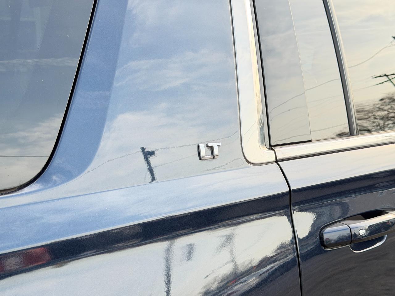 Chevrolet Suburban 4WD 4dr 1500 LT 2018