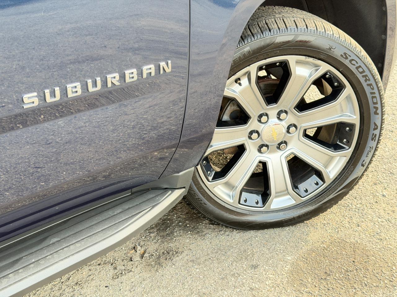 Chevrolet Suburban 4WD 4dr 1500 LT 2018