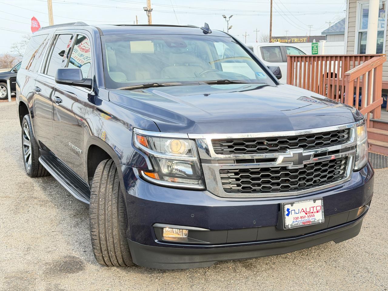 Chevrolet Suburban 4WD 4dr 1500 LT 2018