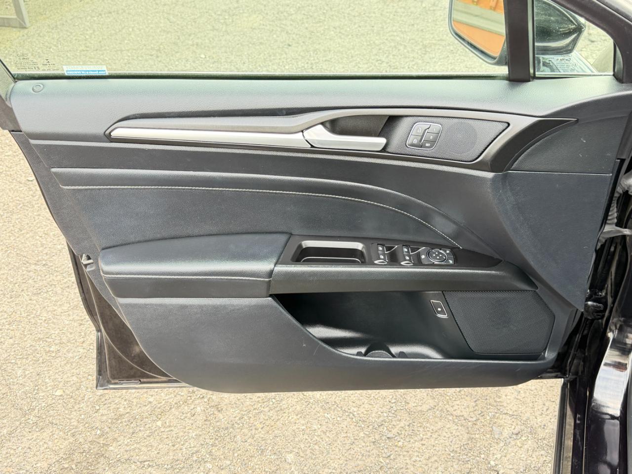 Ford Fusion Energi Titanium FWD 2019