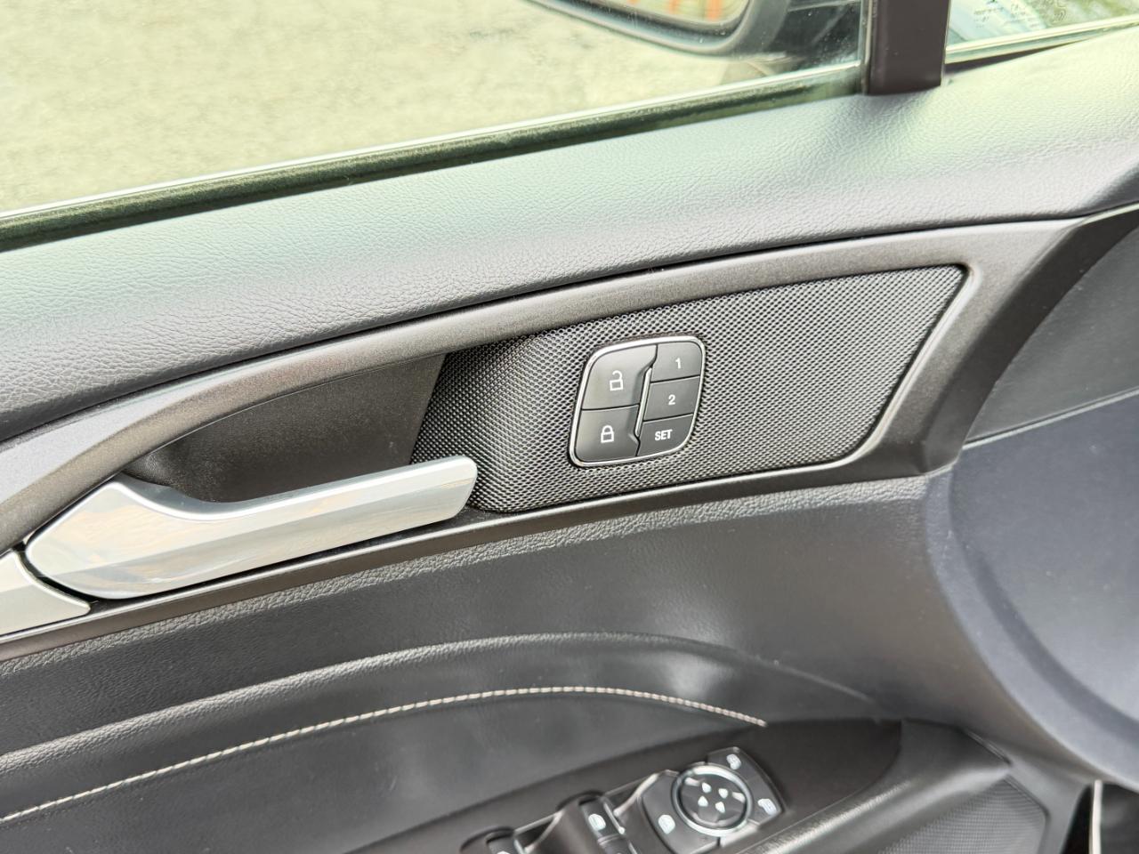 Ford Fusion Energi Titanium FWD 2019