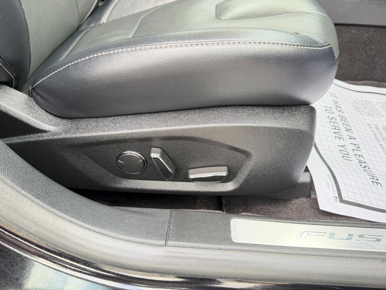 Ford Fusion Energi Titanium FWD 2019