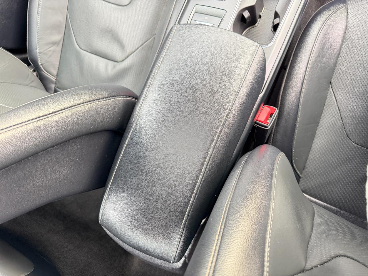 Ford Fusion Energi Titanium FWD 2019
