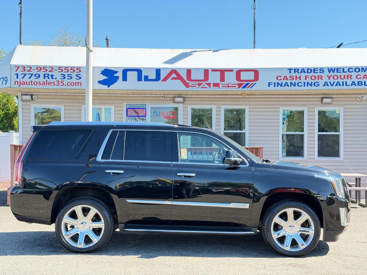Cadillac Escalade 4WD 4dr Luxury 2018