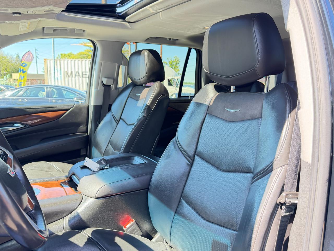 Cadillac Escalade 4WD 4dr Luxury 2018