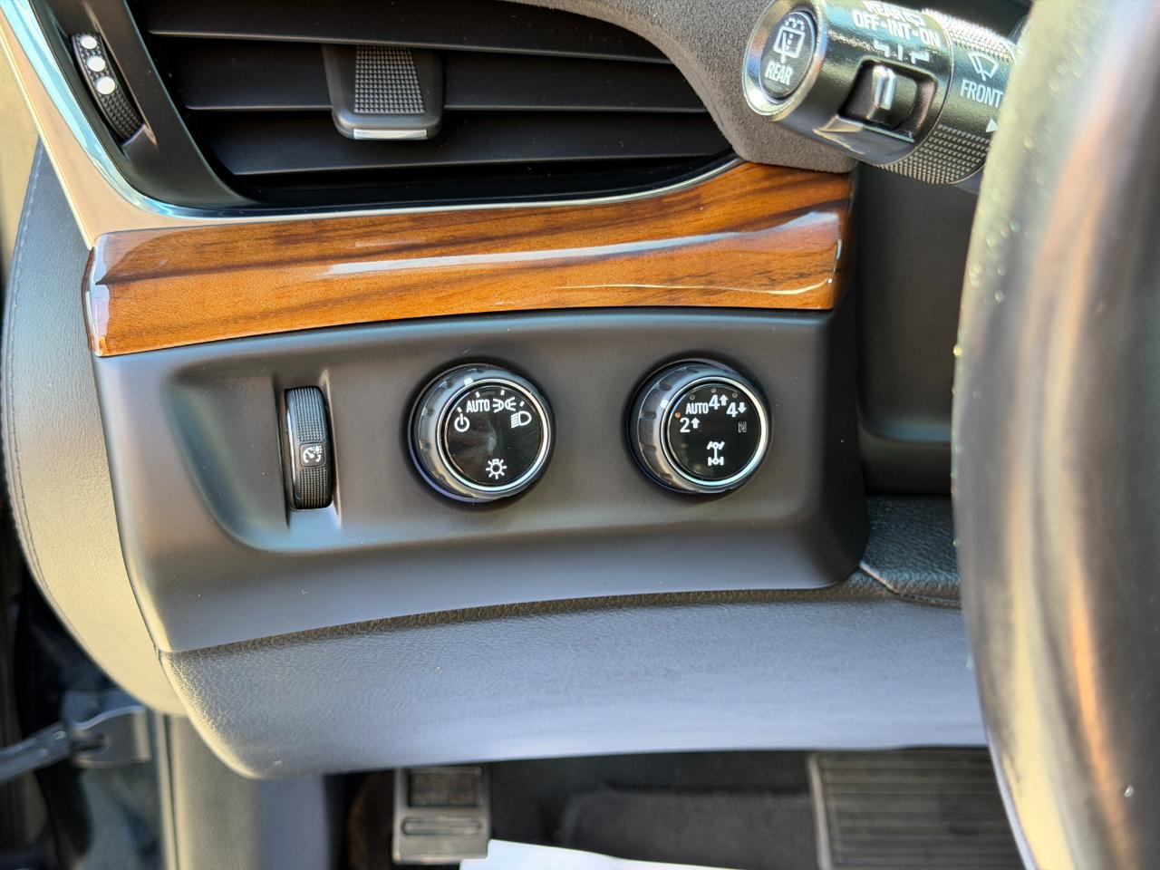 Cadillac Escalade 4WD 4dr Luxury 2018