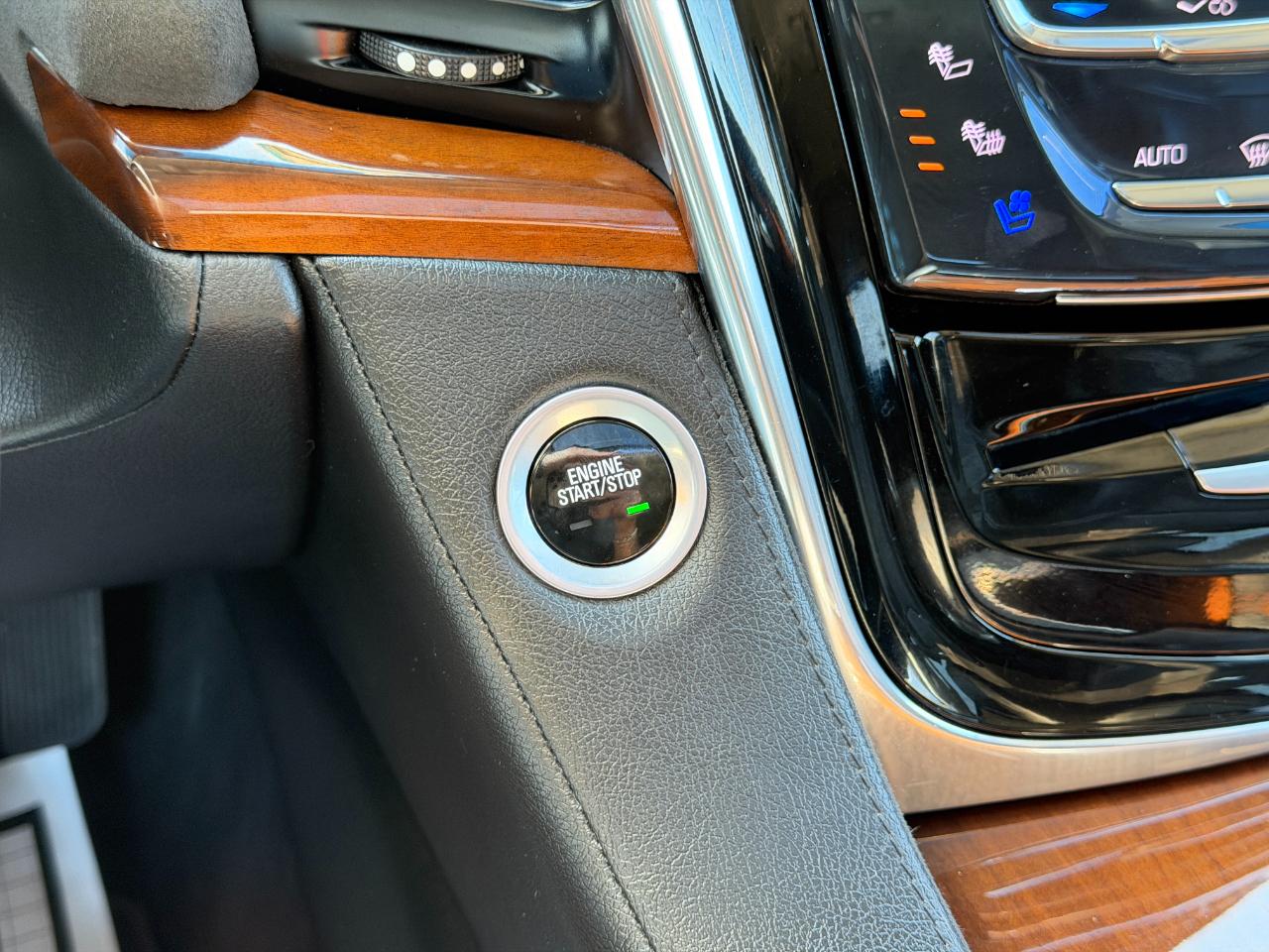 Cadillac Escalade 4WD 4dr Luxury 2018