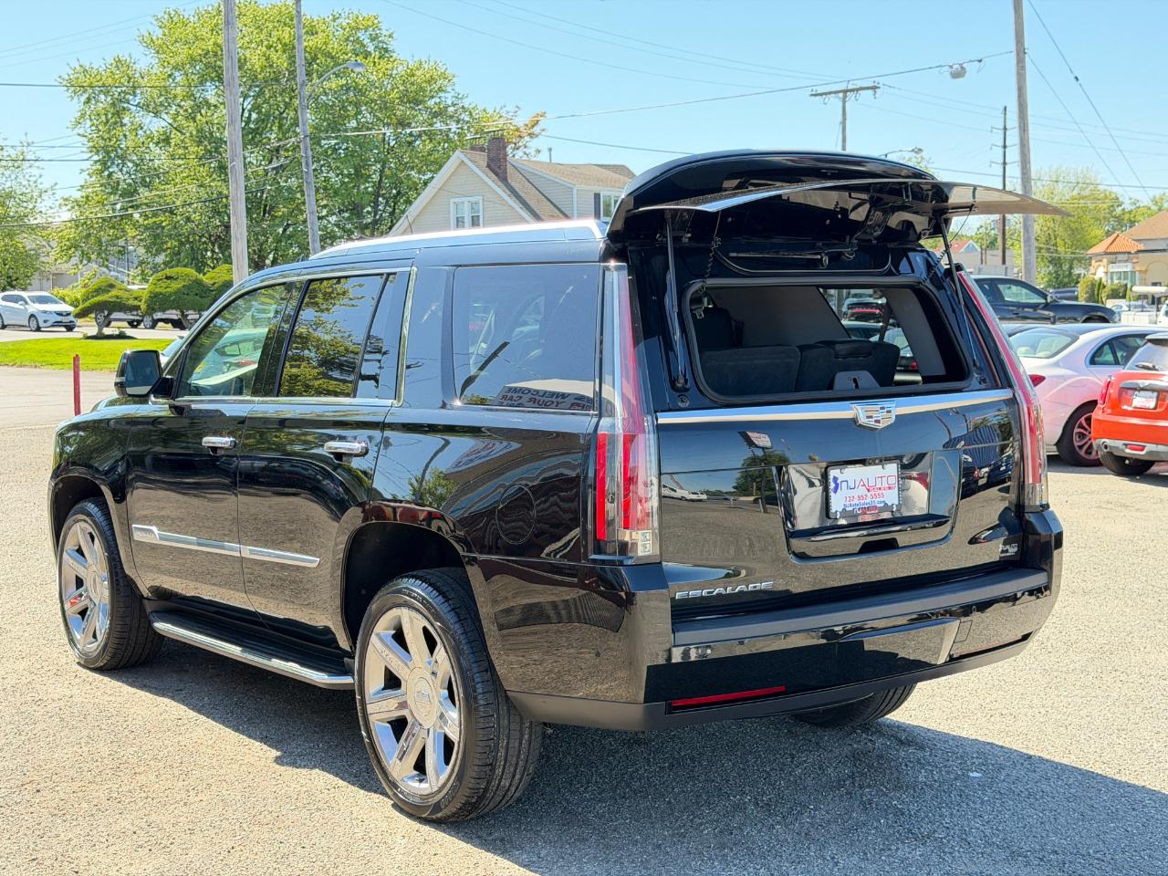 Cadillac Escalade 4WD 4dr Luxury 2018