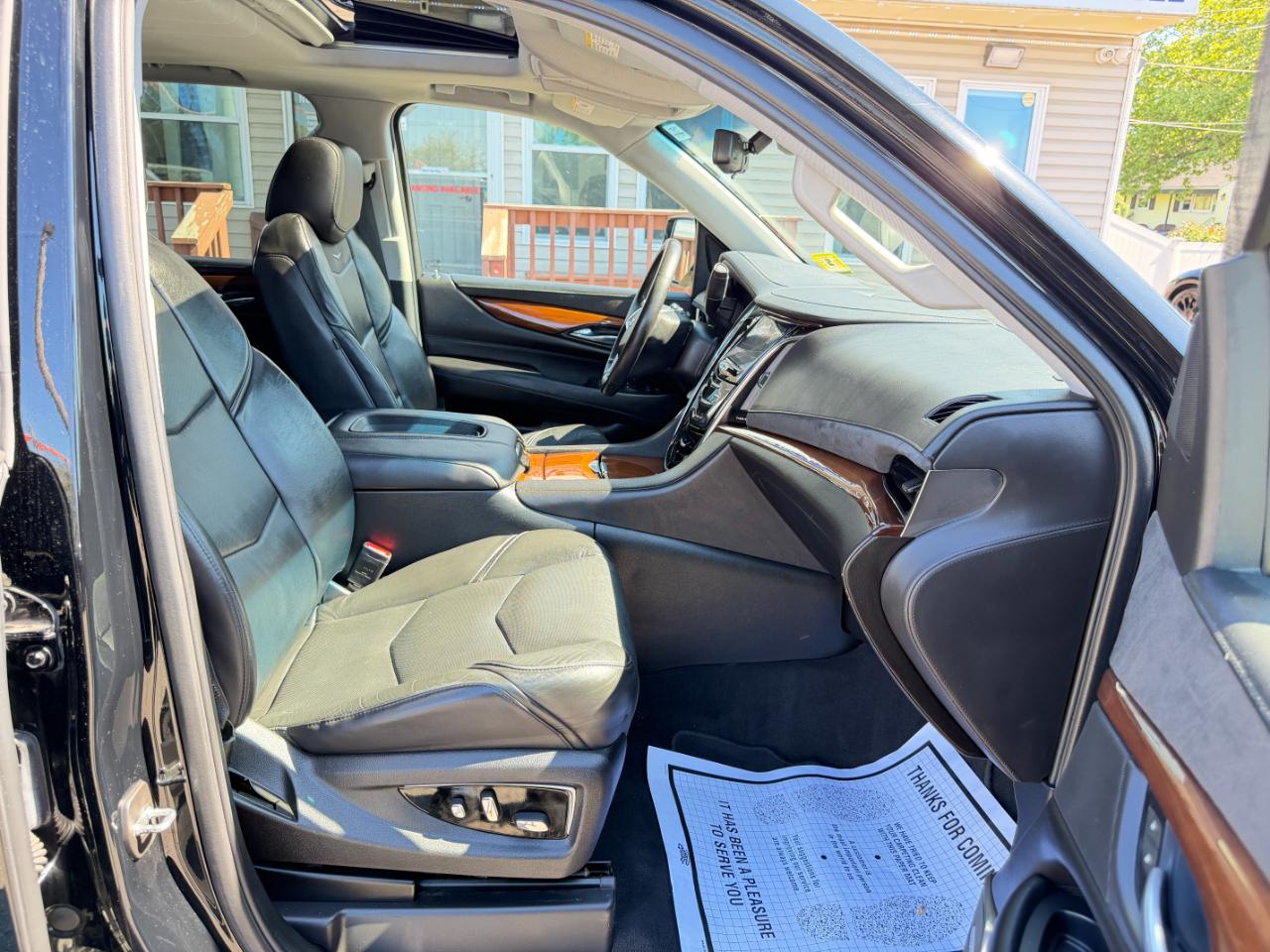 Cadillac Escalade 4WD 4dr Luxury 2018