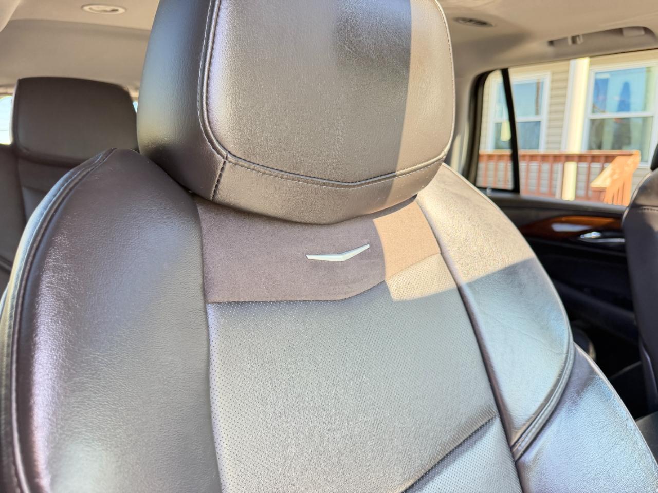 Cadillac Escalade 4WD 4dr Luxury 2018
