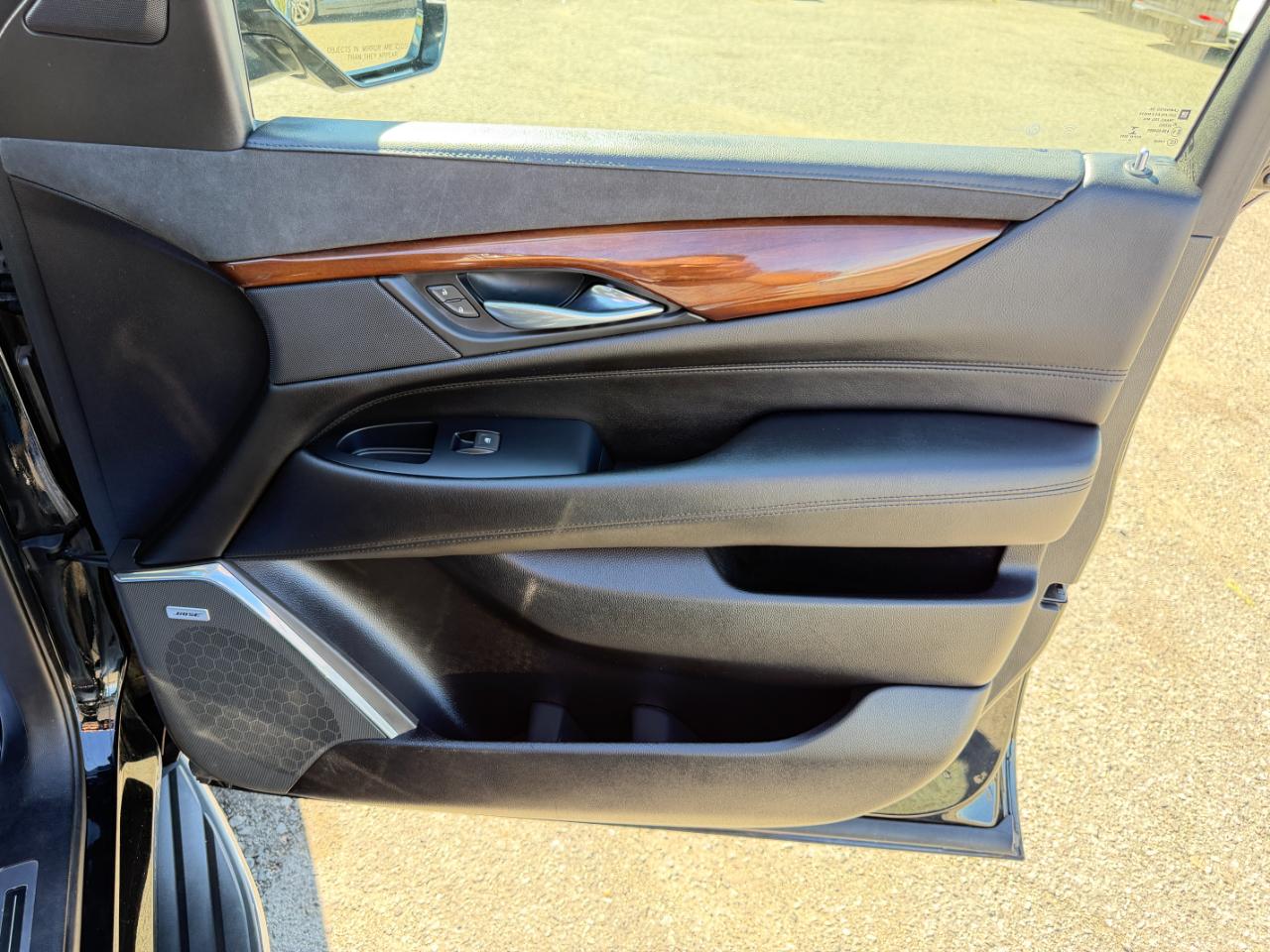 Cadillac Escalade 4WD 4dr Luxury 2018