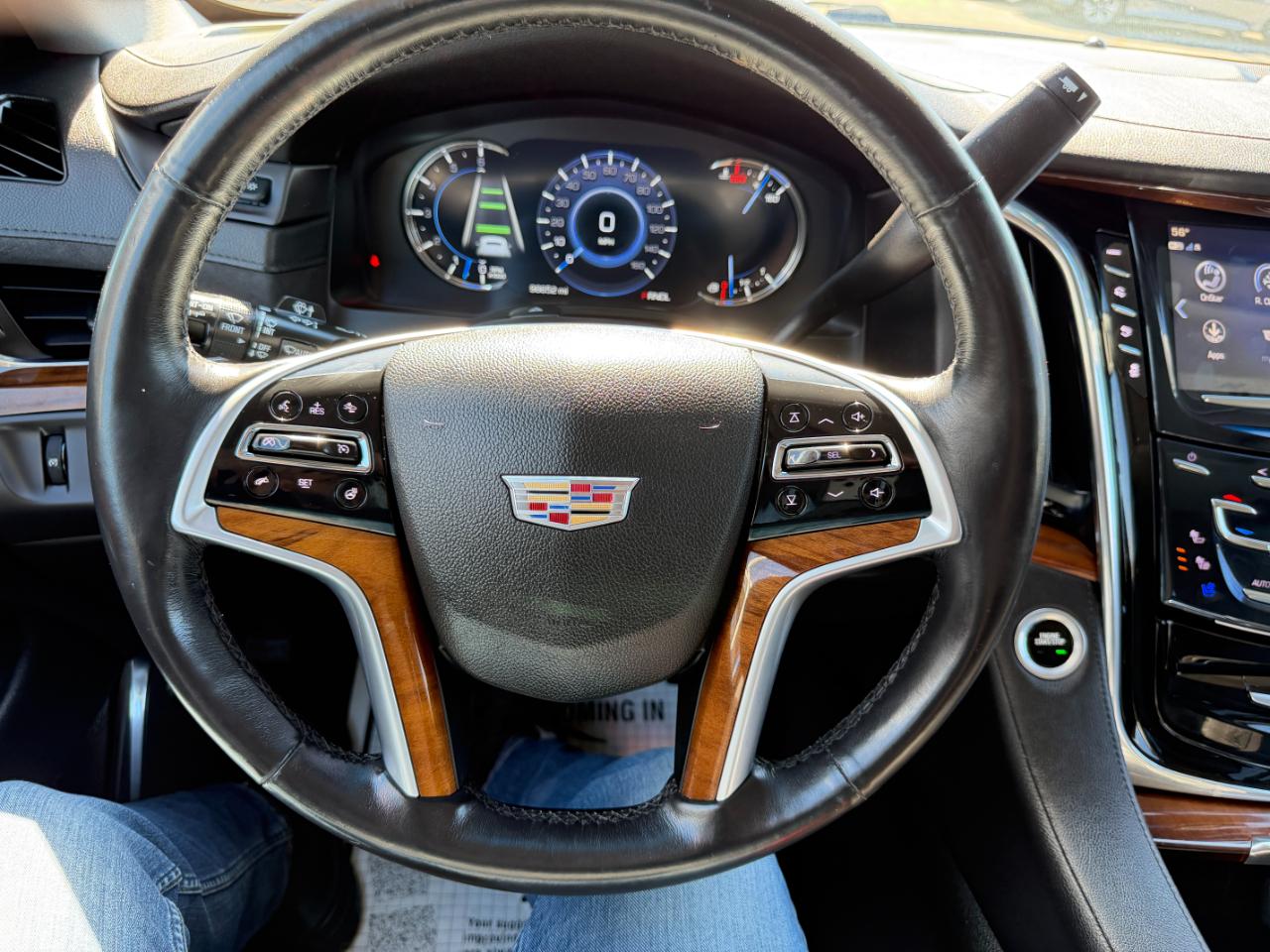 Cadillac Escalade 4WD 4dr Luxury 2018